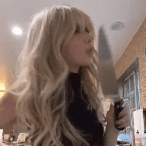 Sabrina Carpenter 26